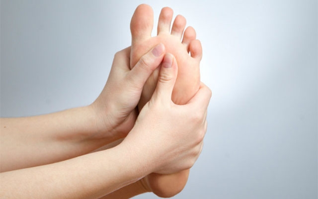 7 Causes of Toe Cramping and Curling - How to Get Rid of Toe Cramps